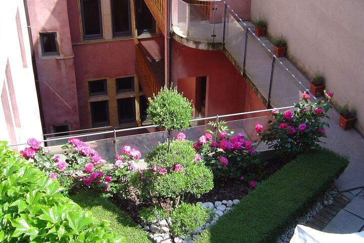 Hotel Exterior 121 of 121