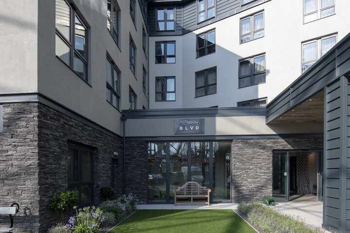Hotel 76 of 85