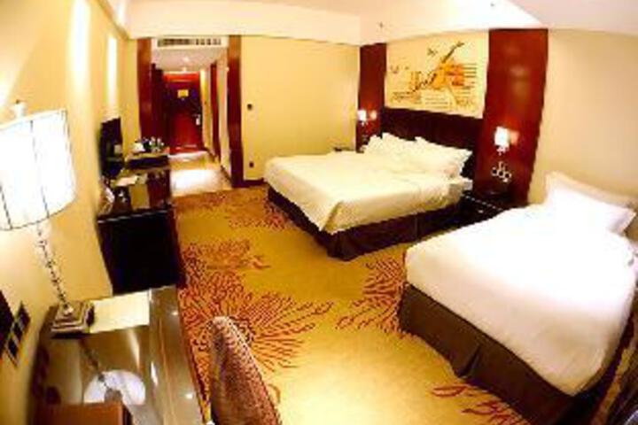 Room 2 of 3