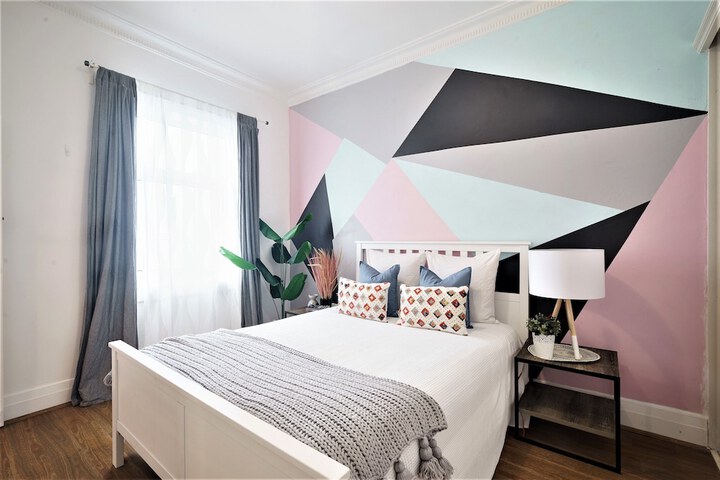Room 4 of 25