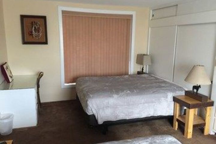 Room 9 of 20
