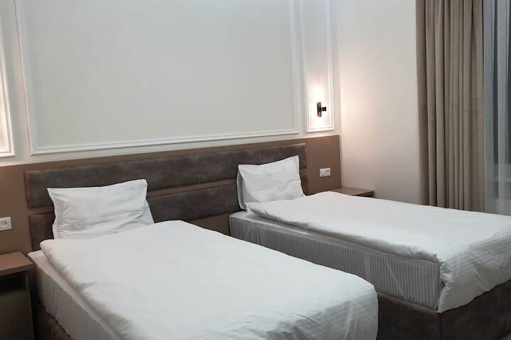 Room 11 of 30