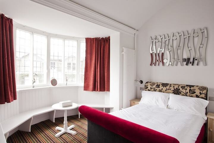 Room 2 of 39