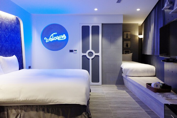 Room 49 of 119