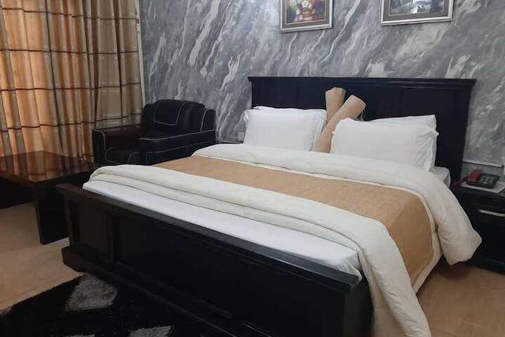 Room 4 of 60