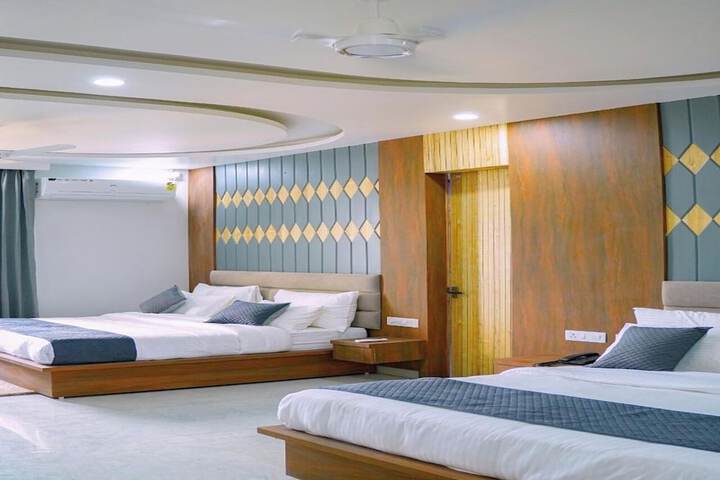 Room 7 of 30