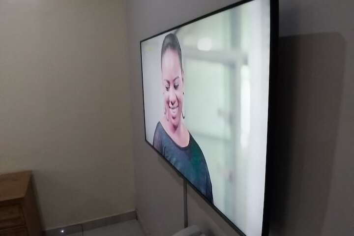 Room 9 of 34