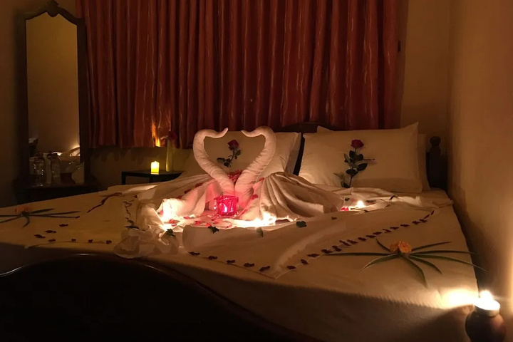 Pleasure Inn
