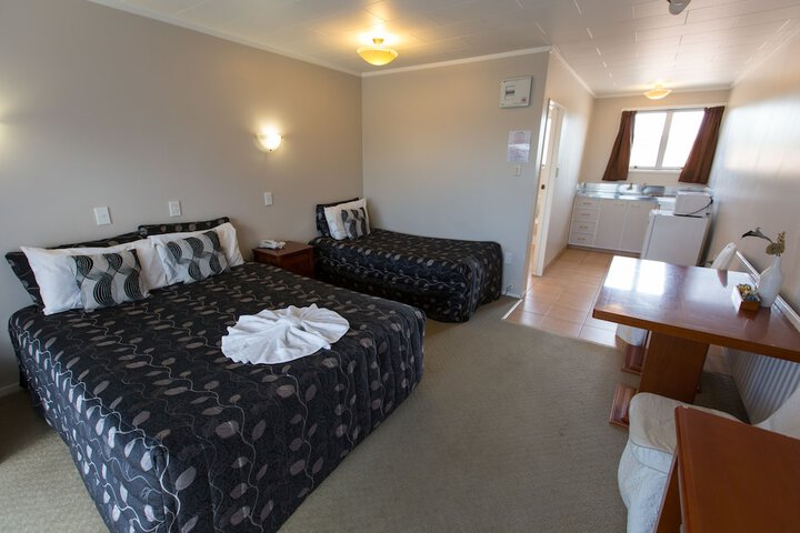 Room 3 of 43