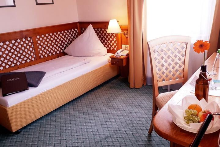 Room 5 of 42