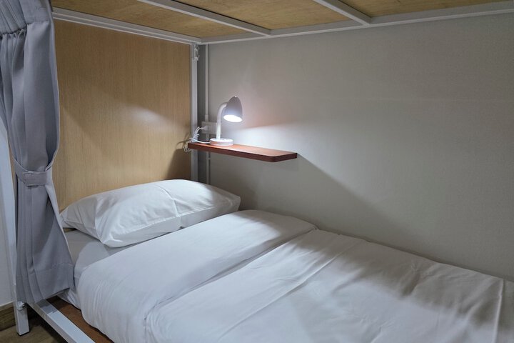 Room 54 of 76