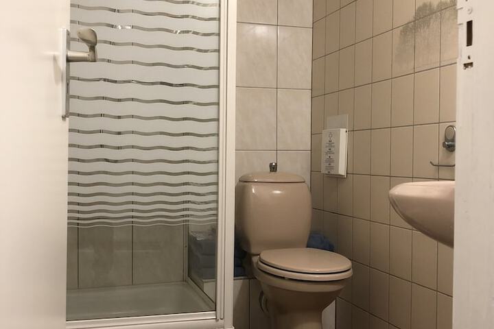Room 29 of 42