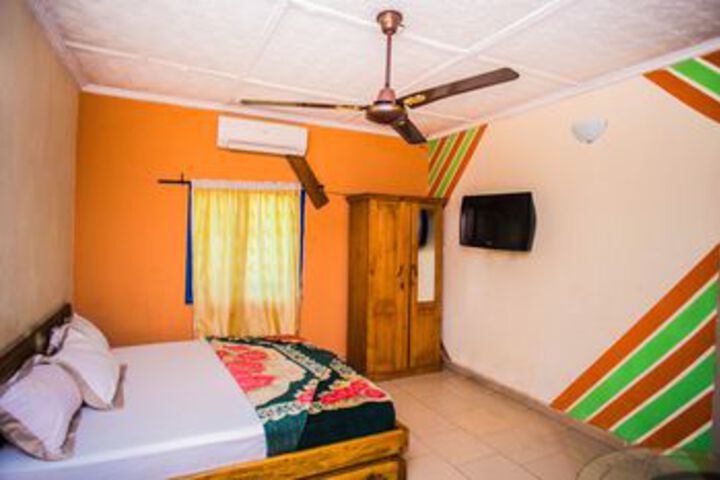 Room 12 of 21