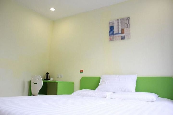 Room 3 of 54