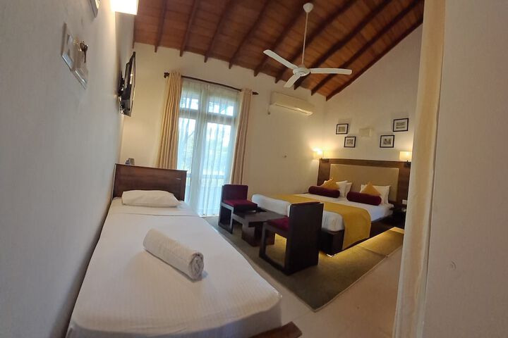 Room 8 of 28