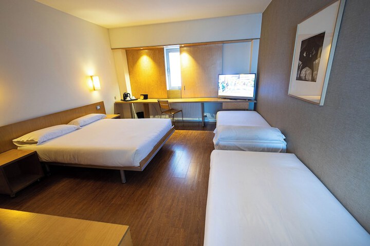 Room 22 of 46