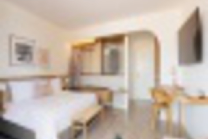Room 458 of 672