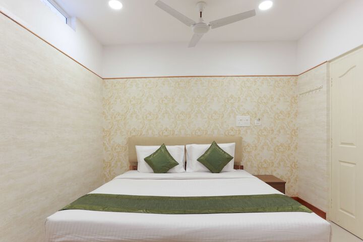 Room 16 of 39