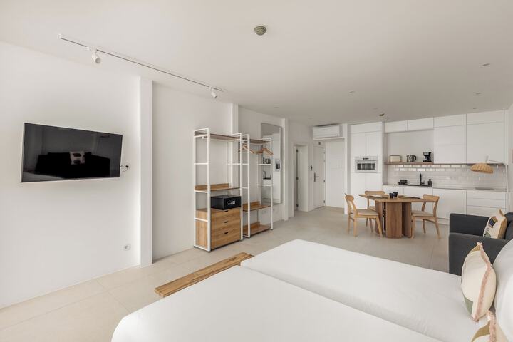 Room 5 of 13
