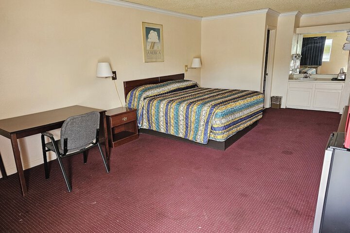 Room 6 of 23