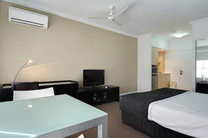 Room 6 of 30