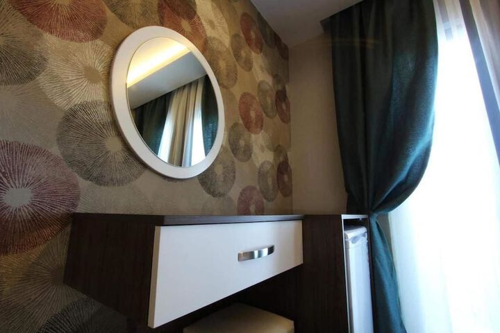 Room 19 of 32