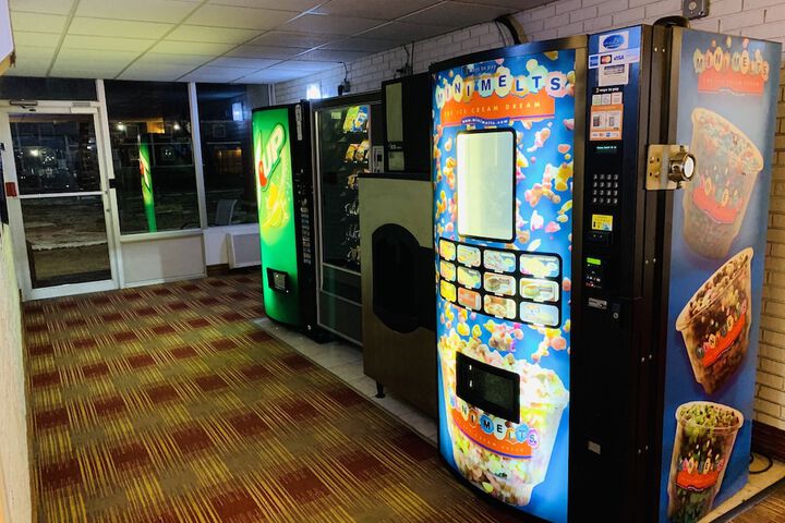 Snack bar