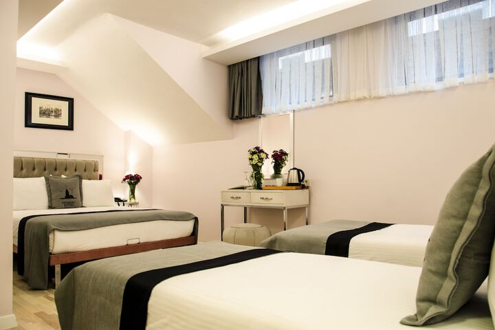 Room 22 of 62
