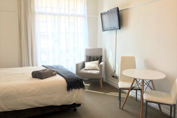 Room 7 of 25