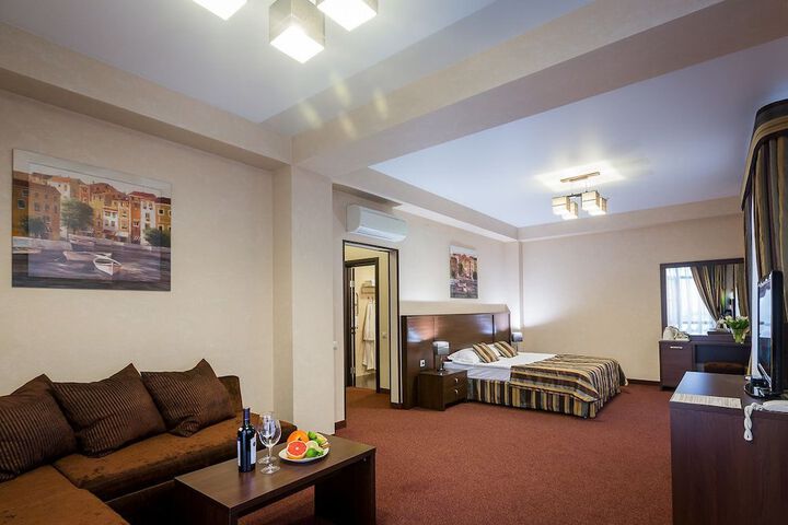 Room 42 of 85