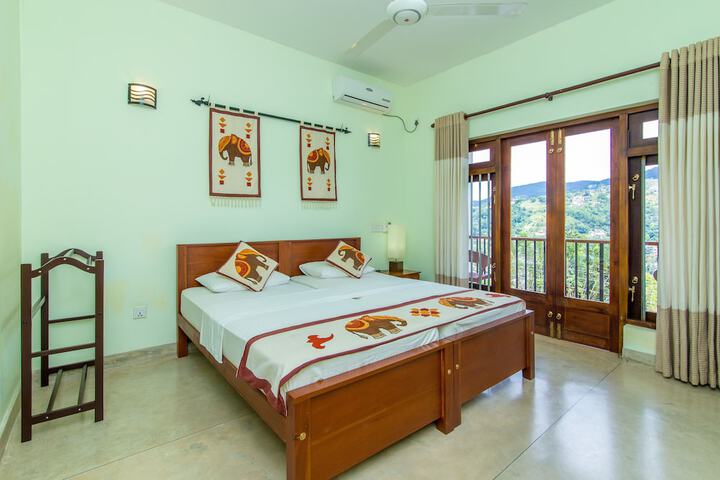 Room 20 of 38