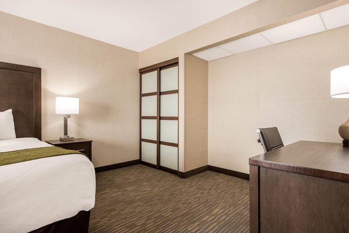 Room 55 of 104