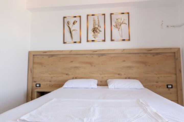 Room 3 of 88