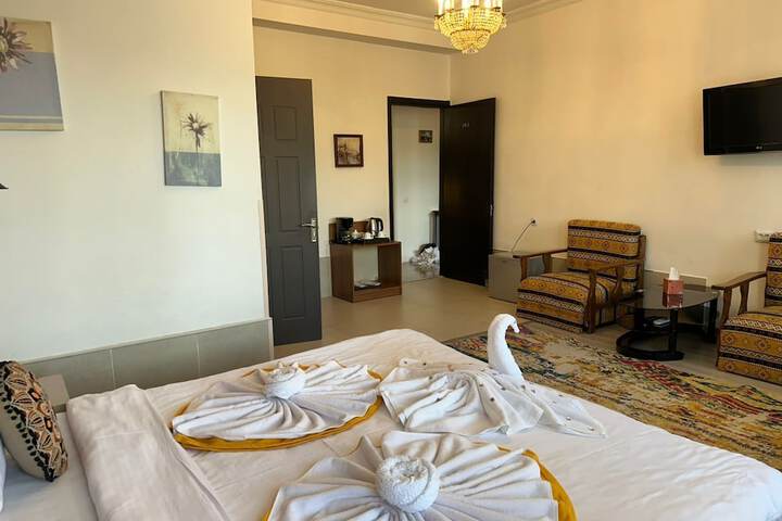 Room 18 of 66