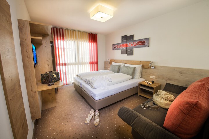 Room 6 of 39