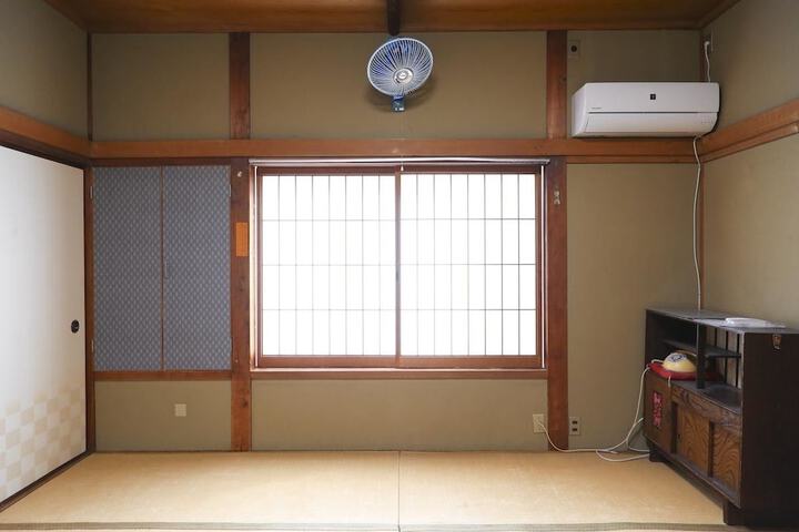 Room 15 of 40