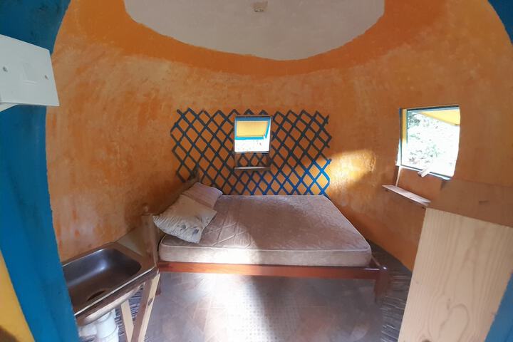 Room 48 of 92