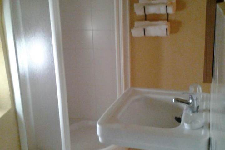Room 16 of 32