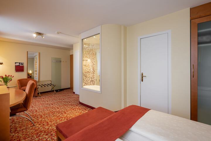 Room 37 of 132