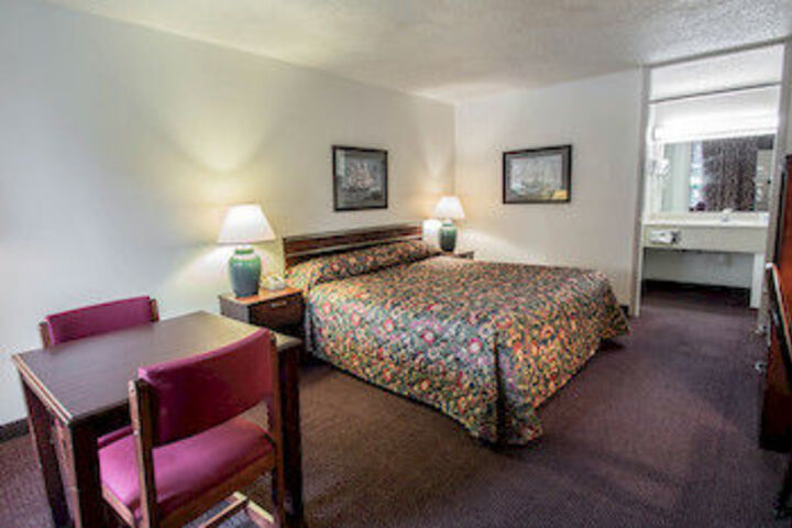 Room 28 of 51