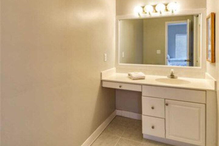 Room 4 of 39