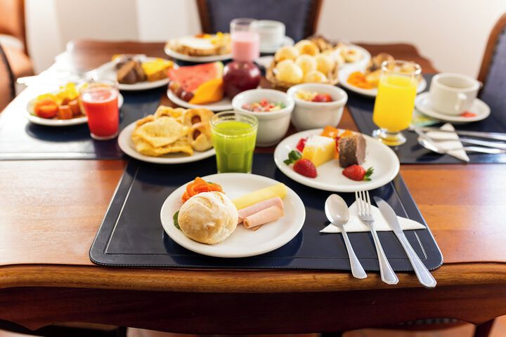 Dining 90 of 110