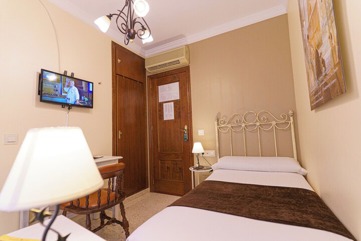 Room 47 of 76