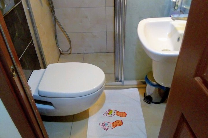 Room 14 of 25