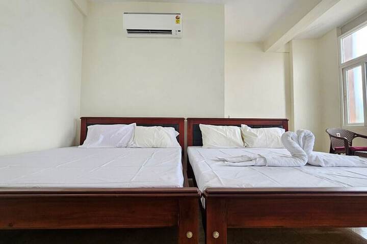 Room 8 of 13