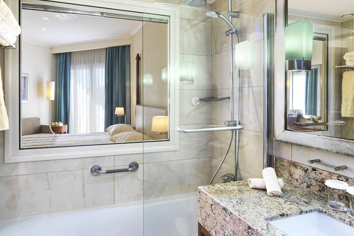Bathroom Interior Photo