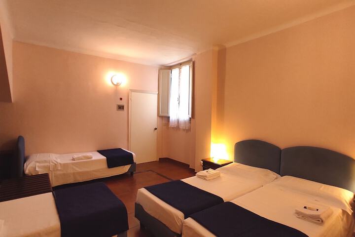 Room 16 of 52