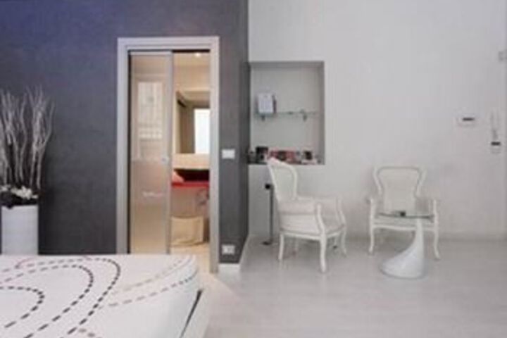Room 11 of 21