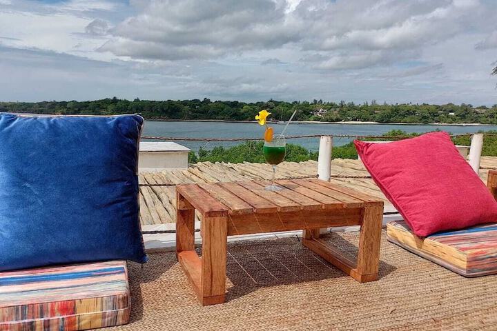 Sundeck 61 of 64