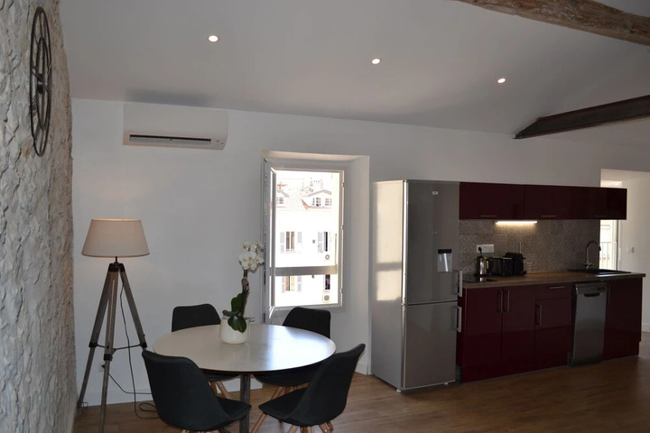 Room 4 of 15